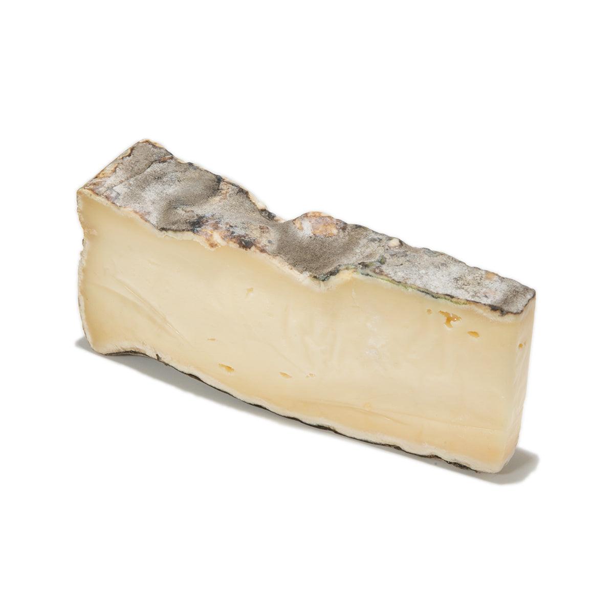 LES FRERES MARCHAND Saint Nectaire AOP Raw Milk Cheese (150g)