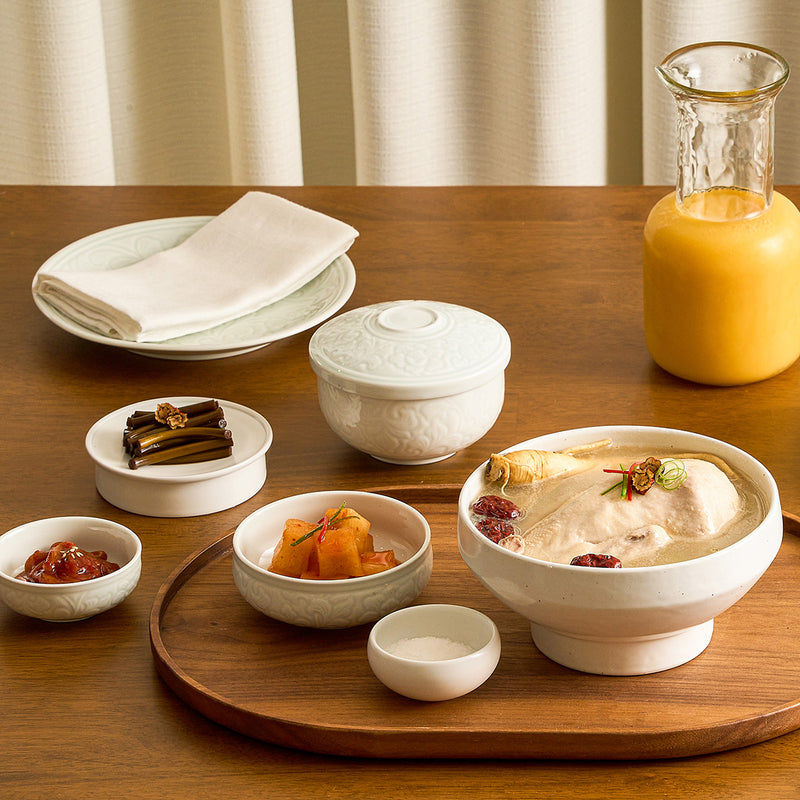 SHINSEGAE FOOD Korean Beef Bone Ginseng Chicken Soup  (900g)