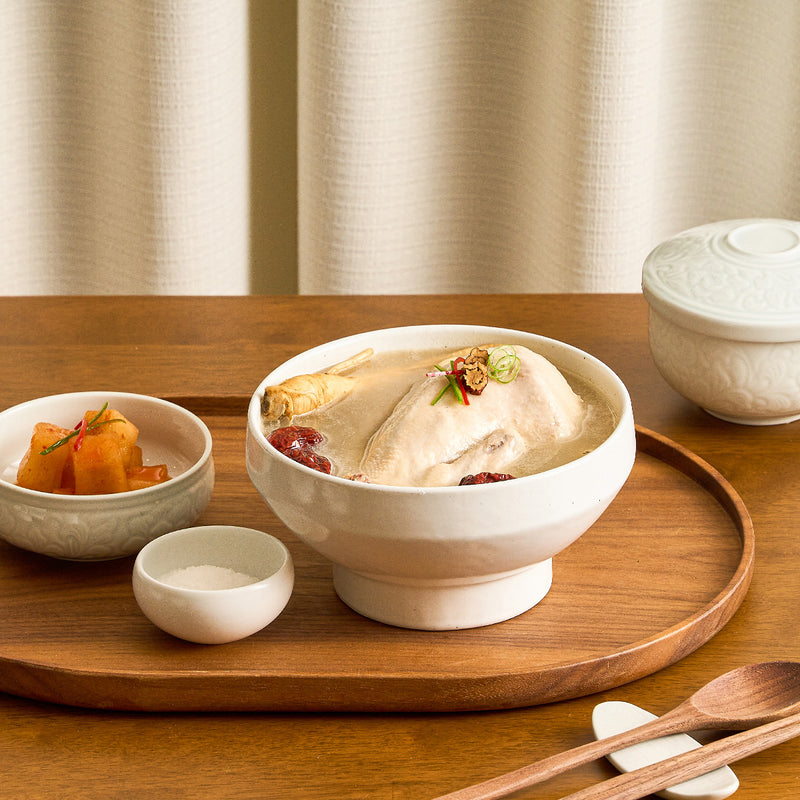 SHINSEGAE FOOD Korean Beef Bone Ginseng Chicken Soup  (900g)