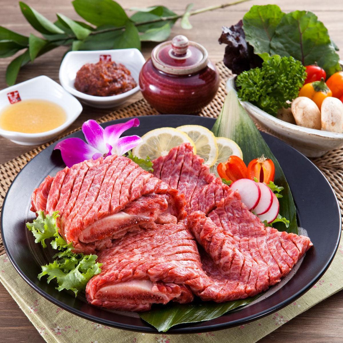 HOENGSEONG HANWOO Hoengseong Chilled Hanwoo Beef Short Rib Bone In - Galbi  (600g)